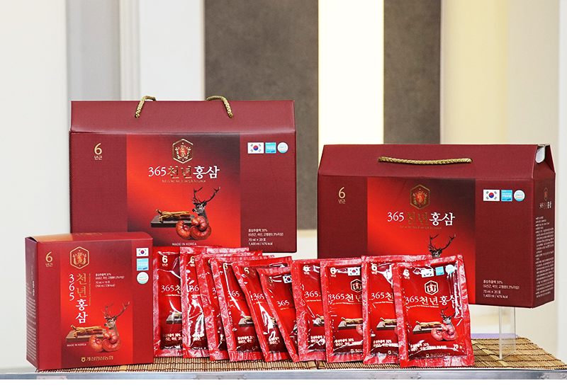 Nước Chiết Xuất Hồng Sâm Nhung Hươu Linh Chi 365 Hàn Quốc Hộp 20 Gói x 70ml đóng gói đẹp mắt, sang trọng